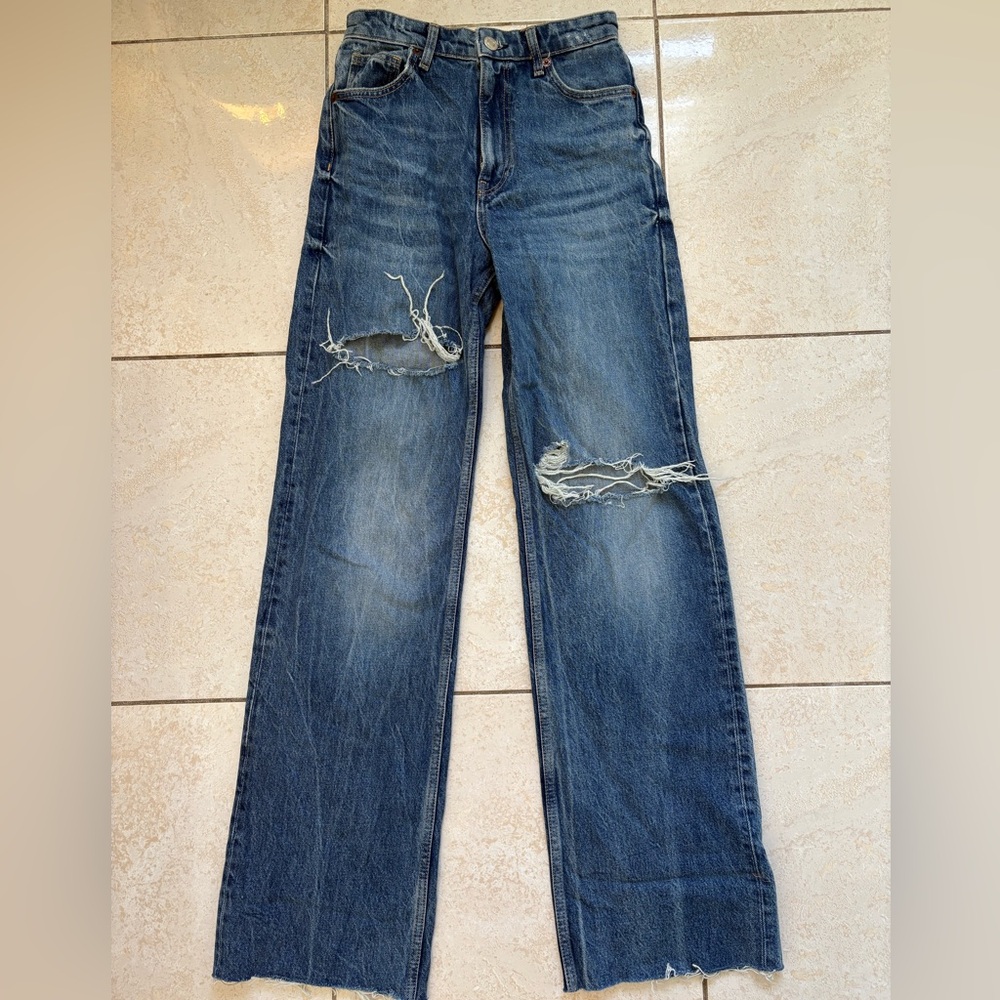 ZARA Women’s Distressed Blue Jean